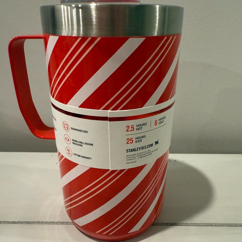 NWT Stanley Holiday Camp mug Candy Cane Twist - Picture 4 of 7